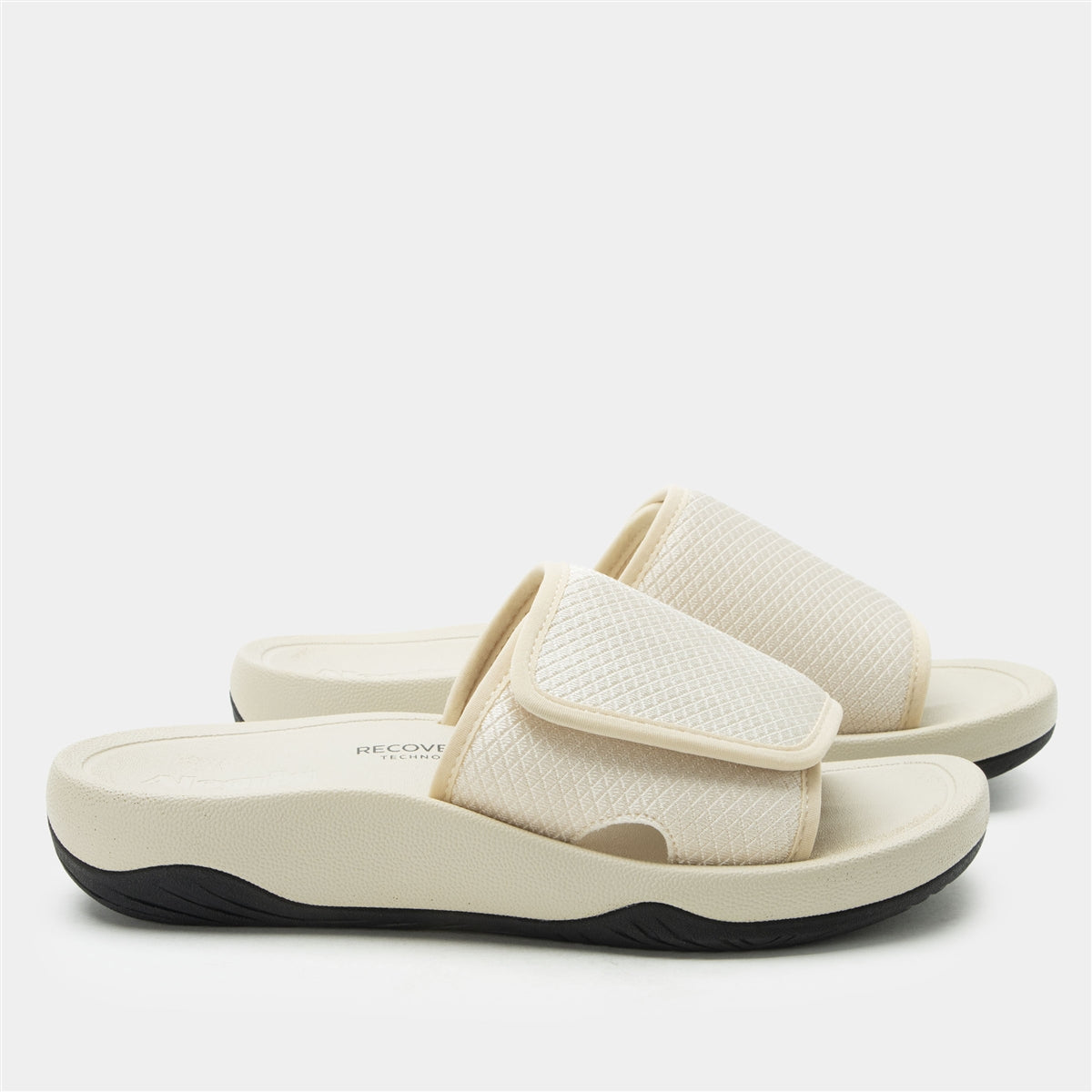 Alegria Ova8tion Beige