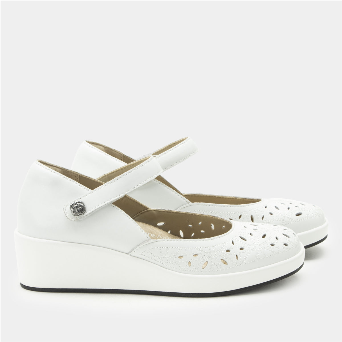 Alegria Hayes White Breeze