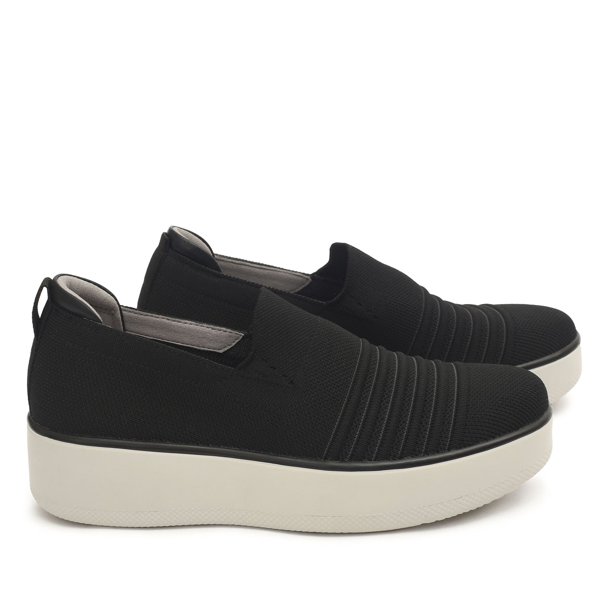 TRAQ Mystiq Black