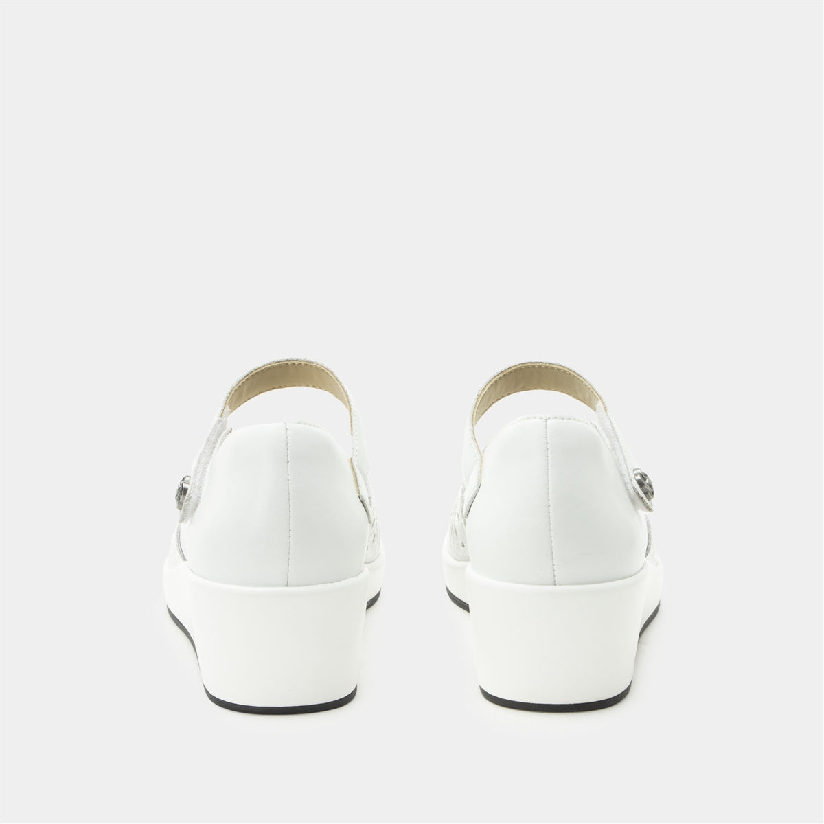 Alegria Hayes White Breeze