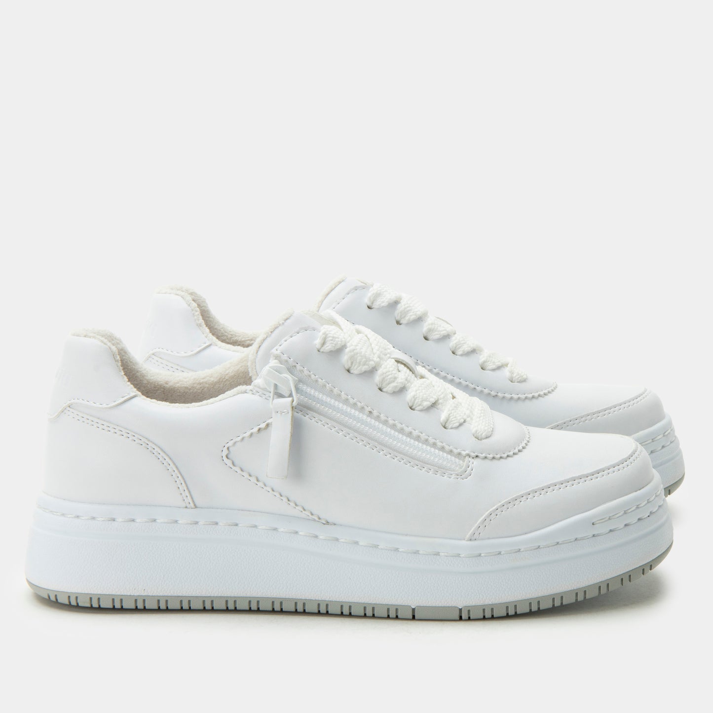 Averie Retro White