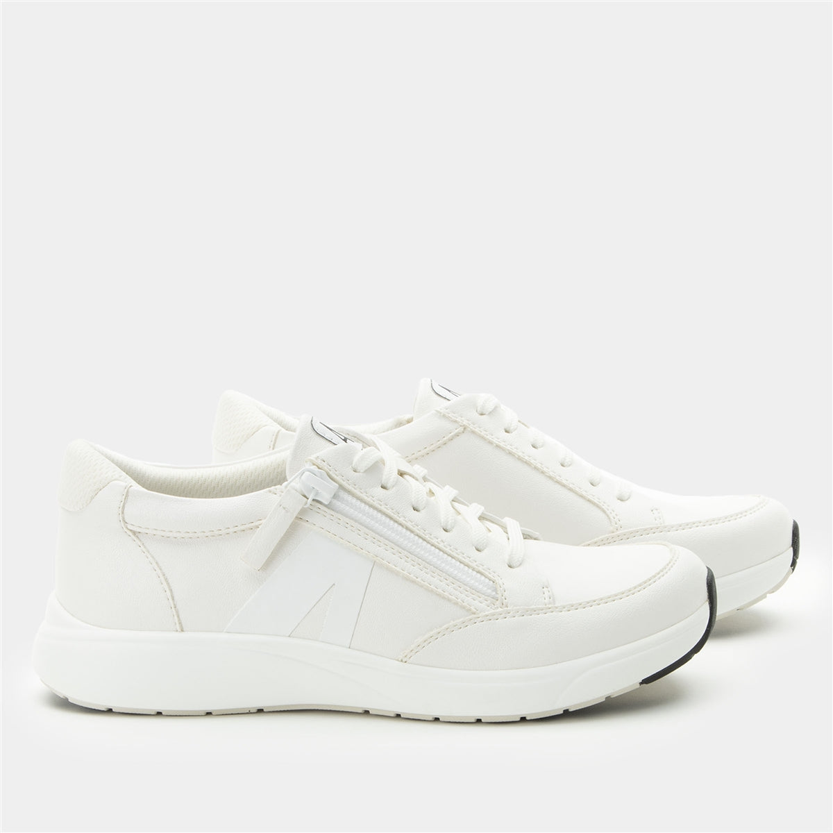 Alegria Eazeer White Out