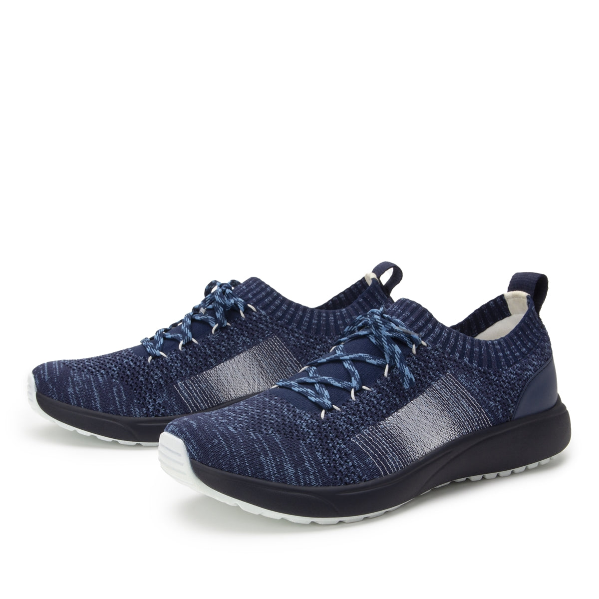 TRAQ Peaq Navy