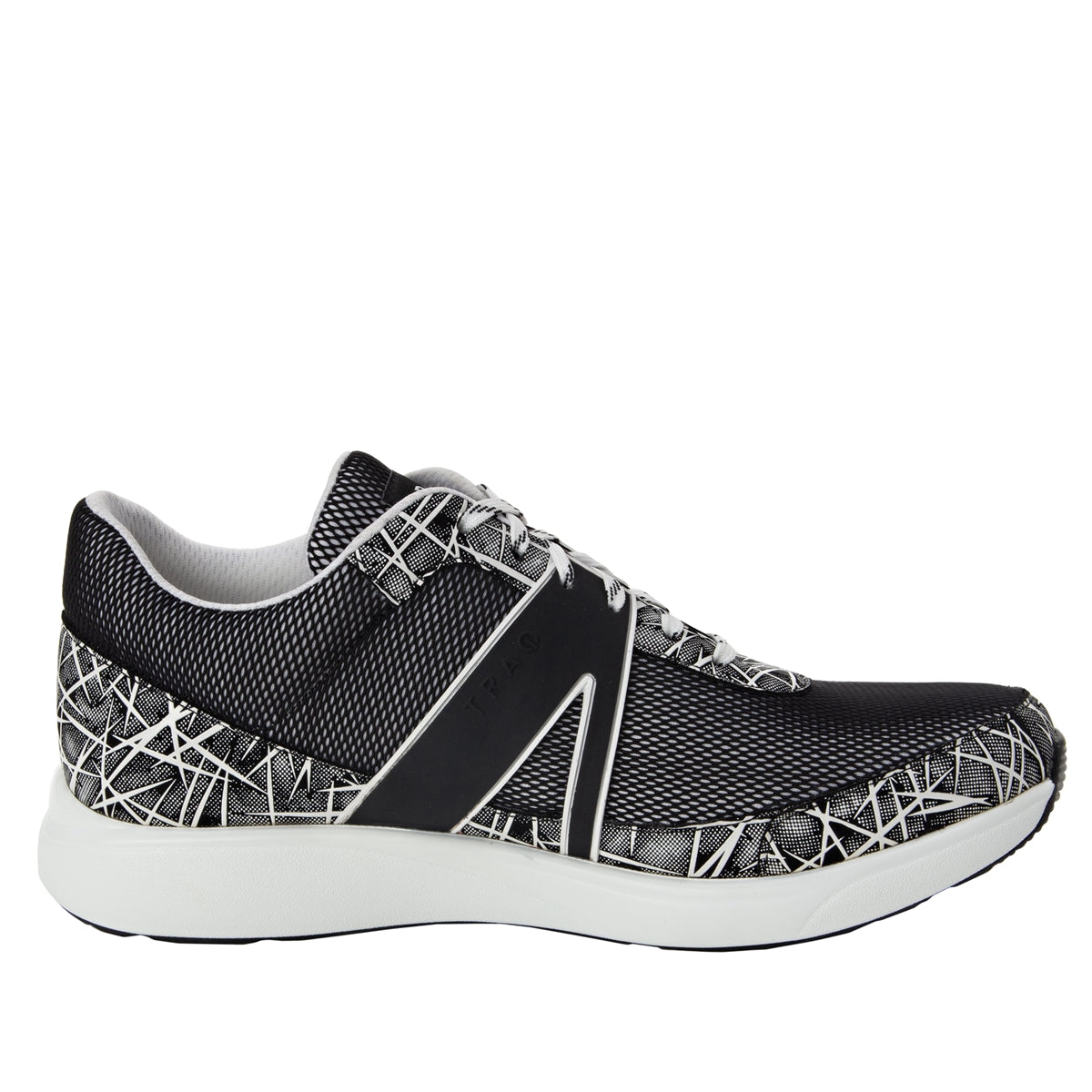 Qarma On Point White