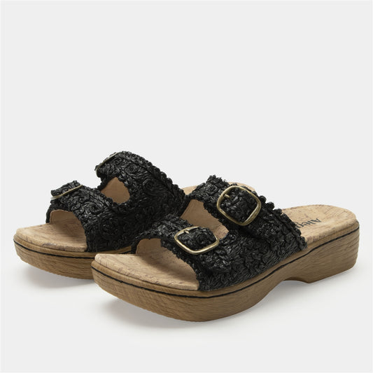 Oona Black