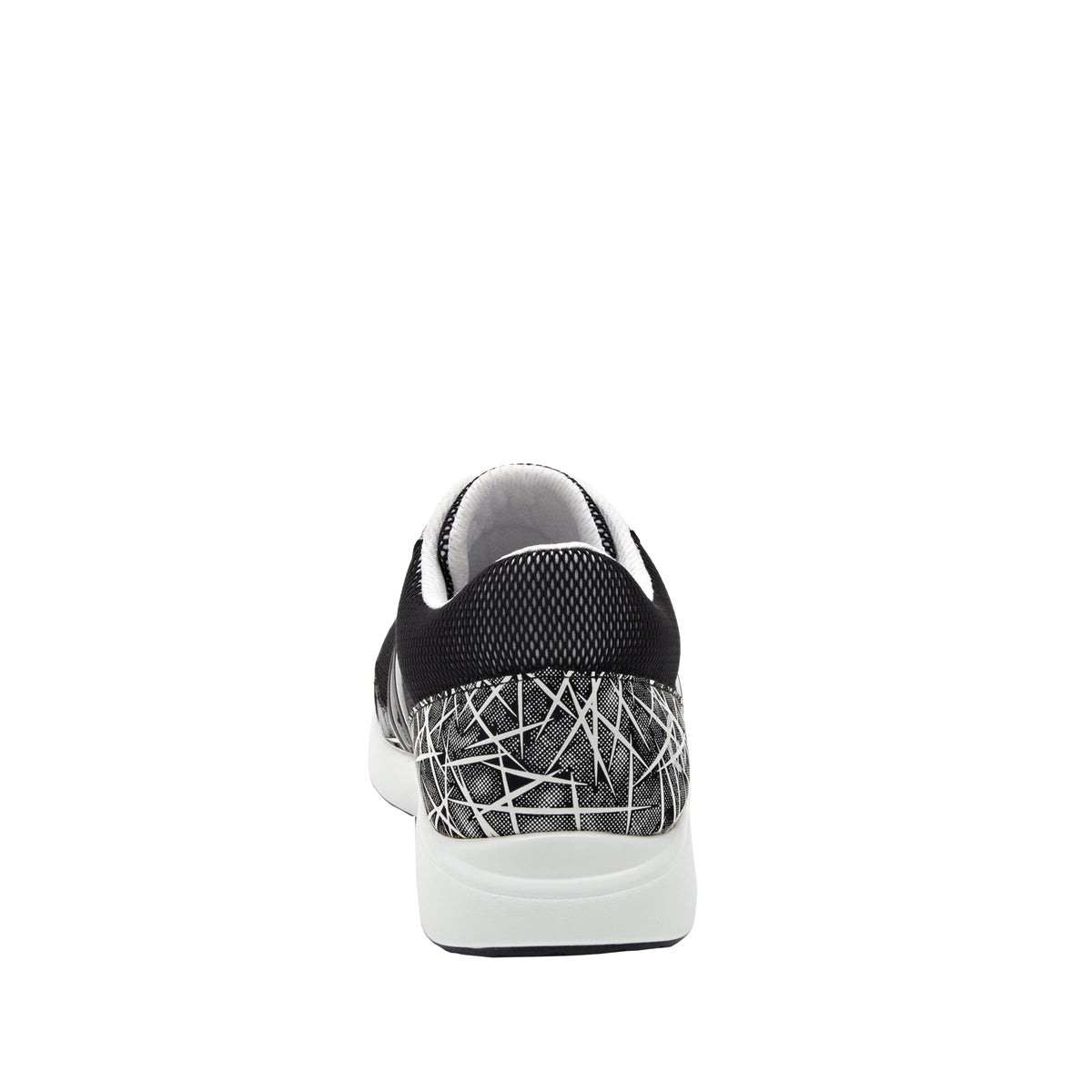 Qarma On Point White